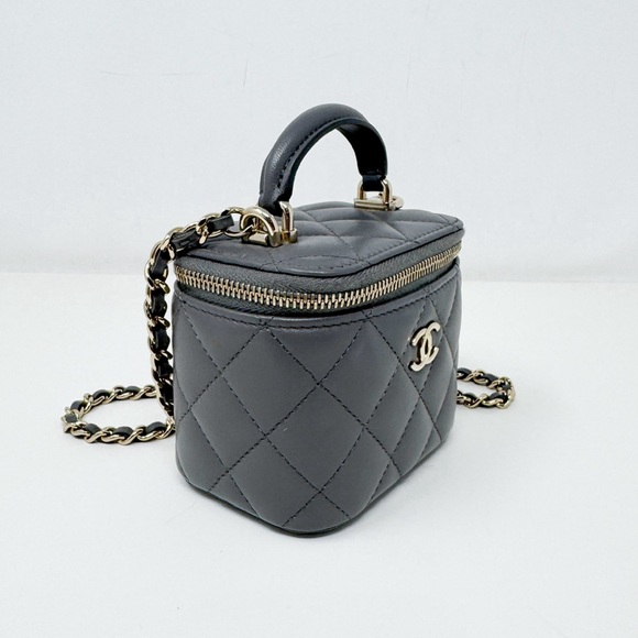 Chanel Mini Vanity Bag - Picture 3 of 12